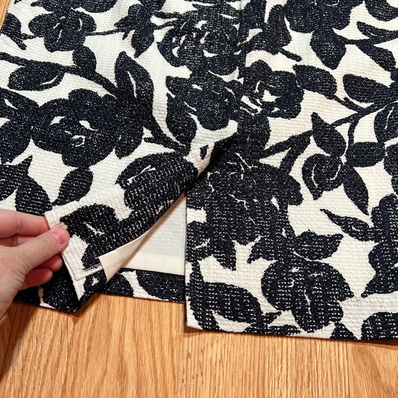 Ann Taylor Black White Floral Jacquard Mini Skirt Women's‎ Size 6 - Picture 5 of 6